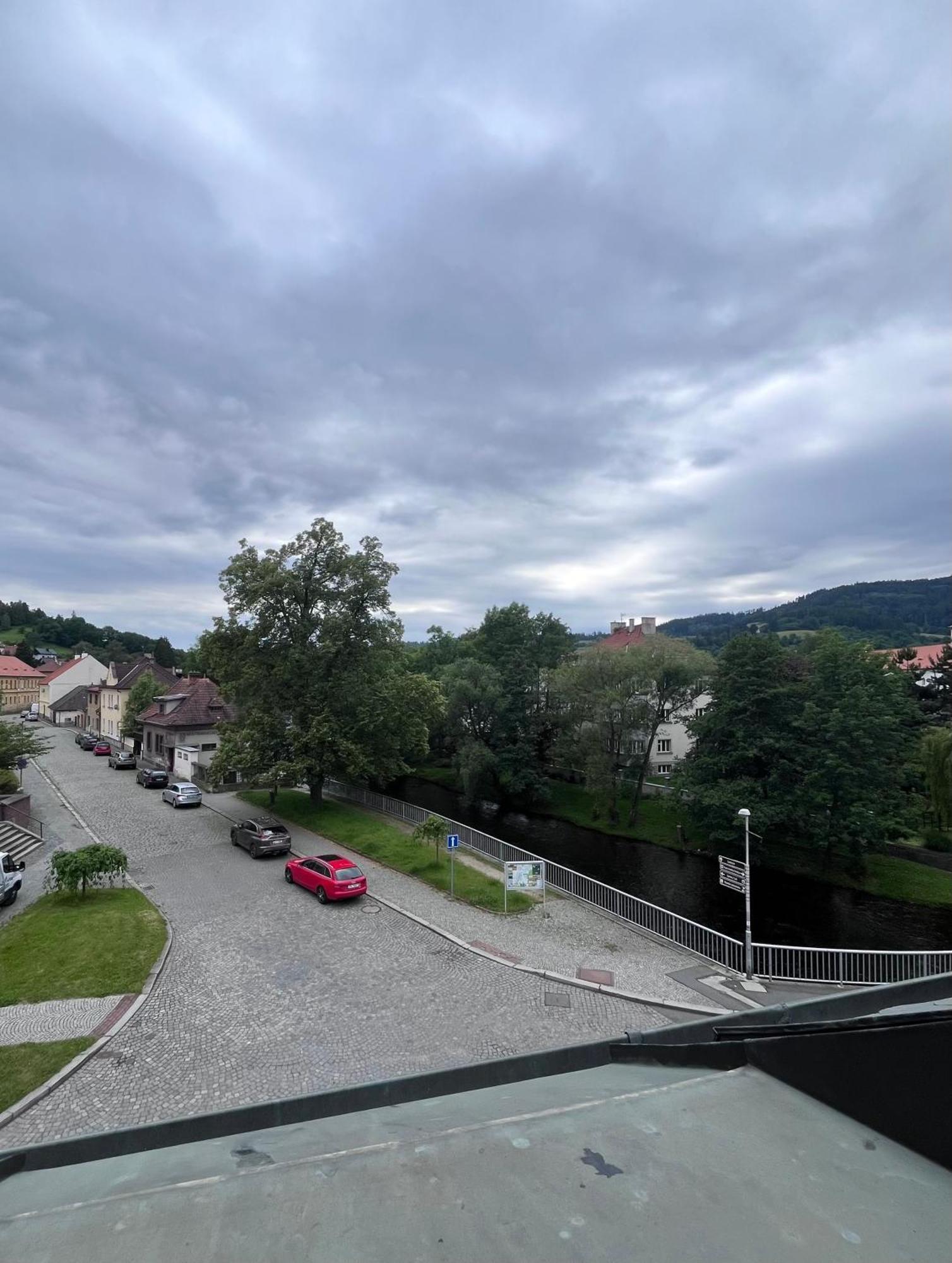 Apartmany Nabrezi Susice Nad Otavou Bagian luar foto